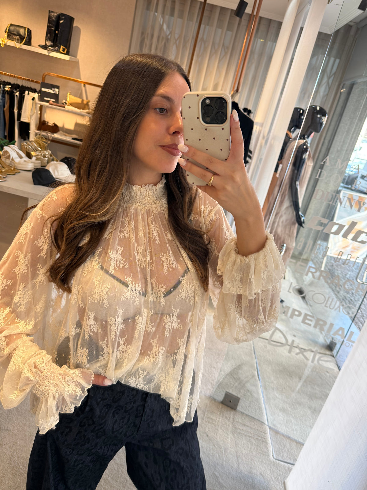 Blusa rendada Imperial