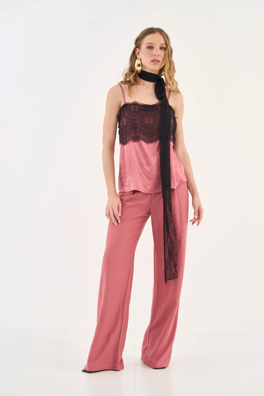 Blusa Comfort Acetinada Com Detalhe Em Renda Colcci