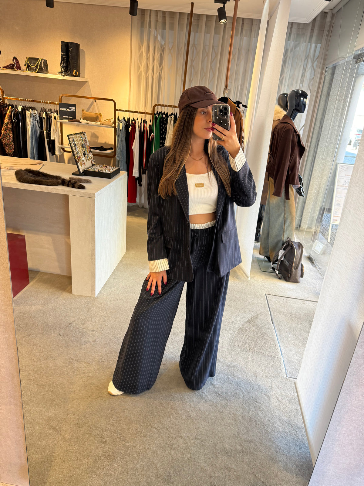 Blazer com risca de giz e bordado Denny Rose