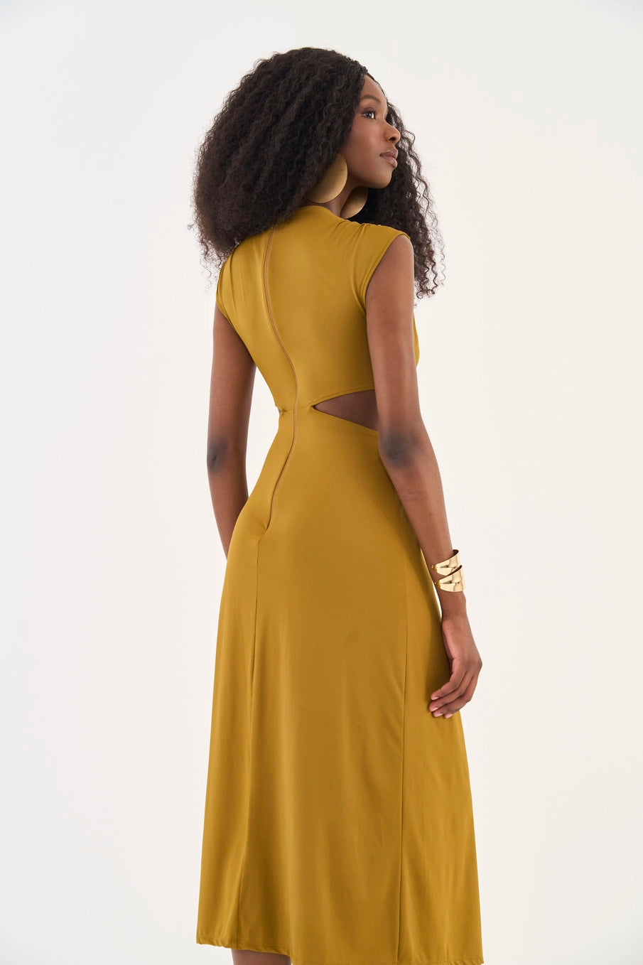 Vestido Midi Cut Out Com Detalhe Em Metal Colcci