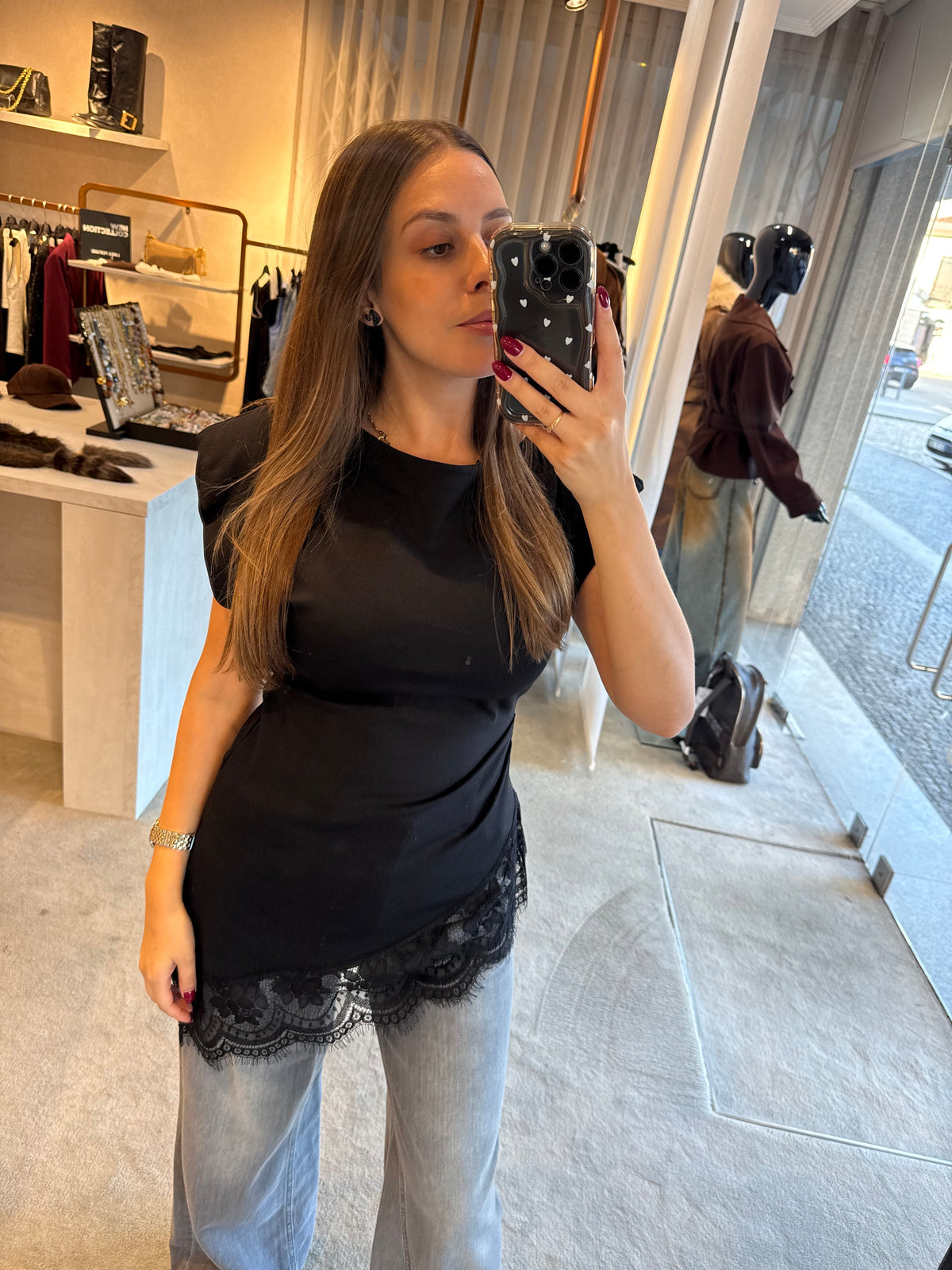 Blusa com renda assimétrica HAVEONE