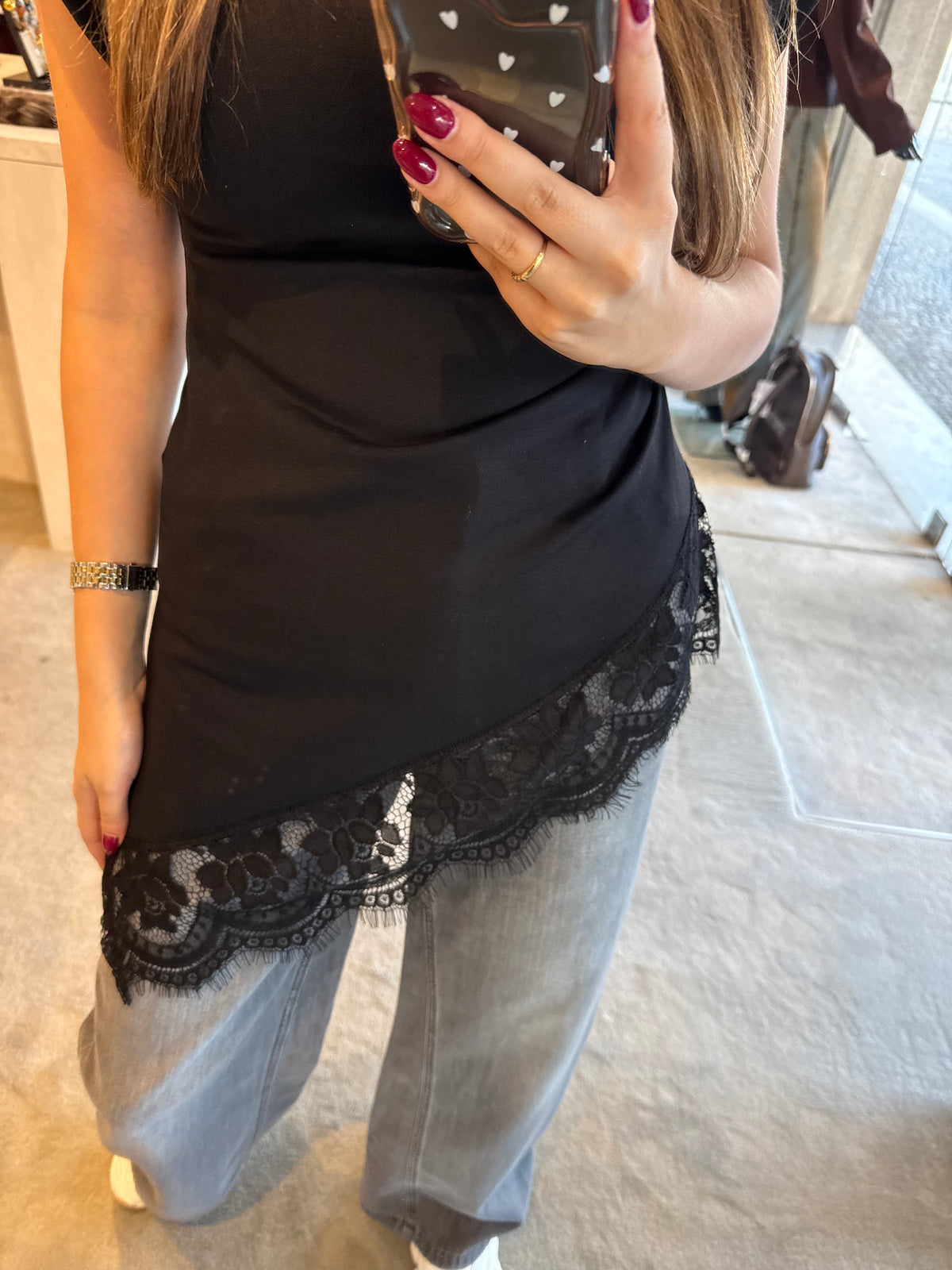 Blusa com renda assimétrica HAVEONE