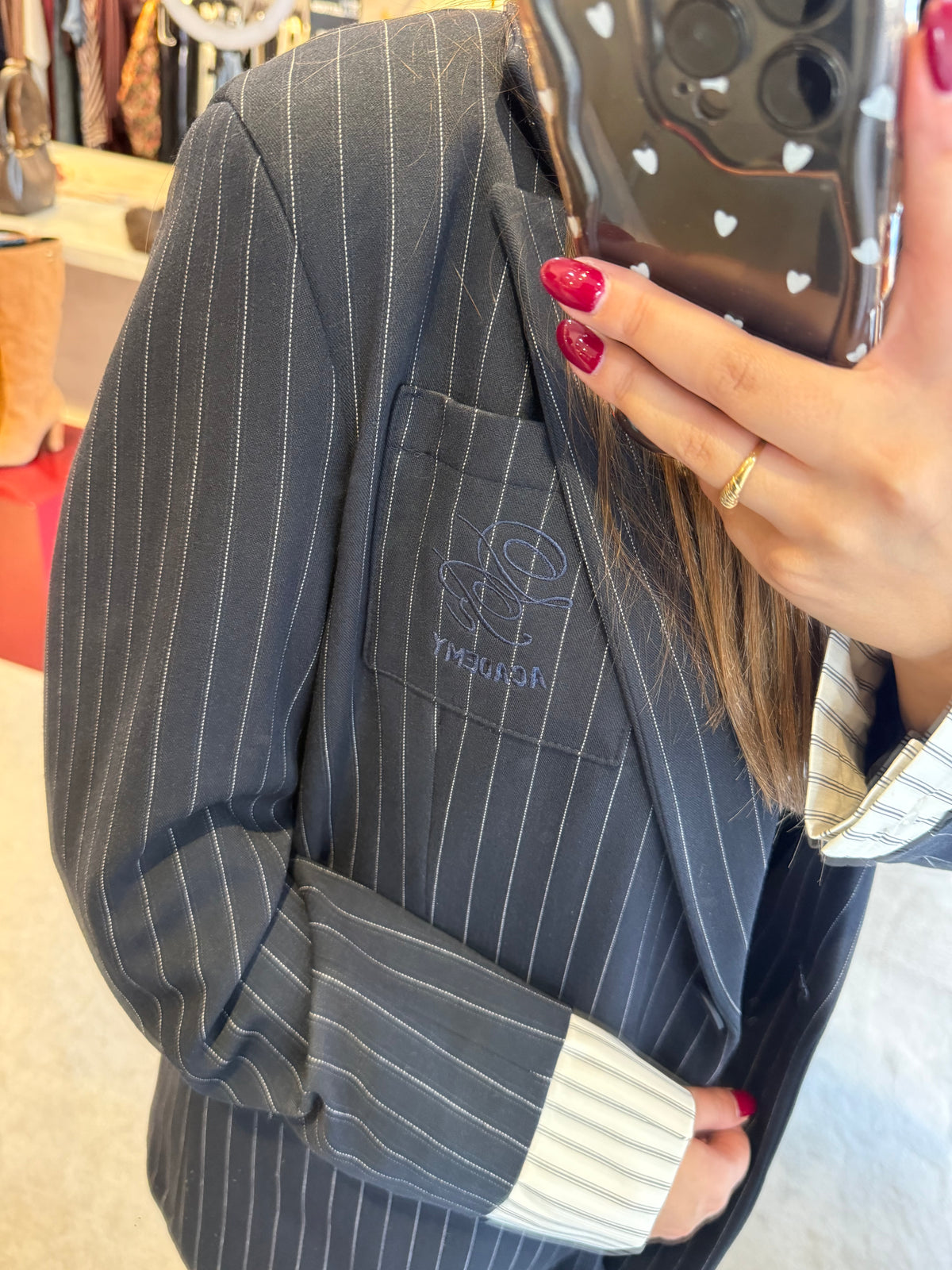Blazer com risca de giz e bordado Denny Rose
