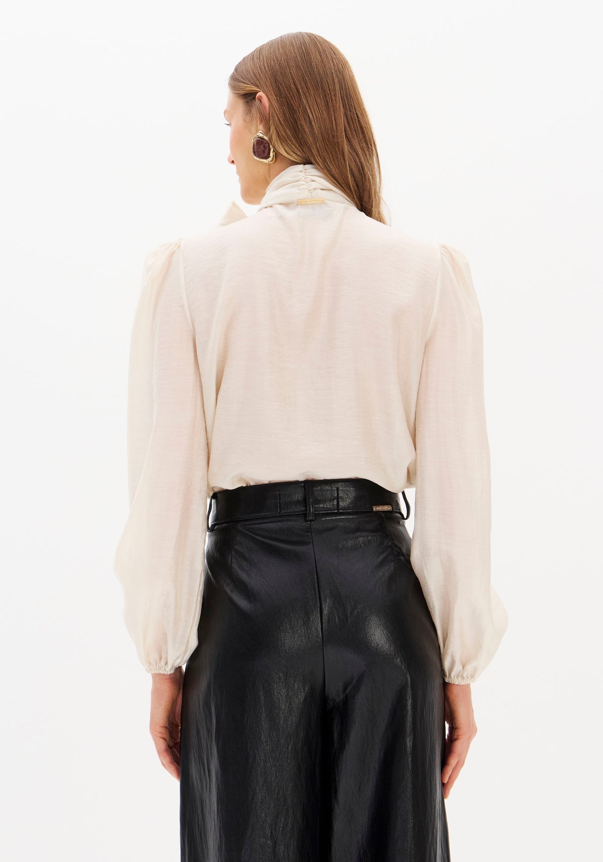 Blusa com Laço Lança Perfume