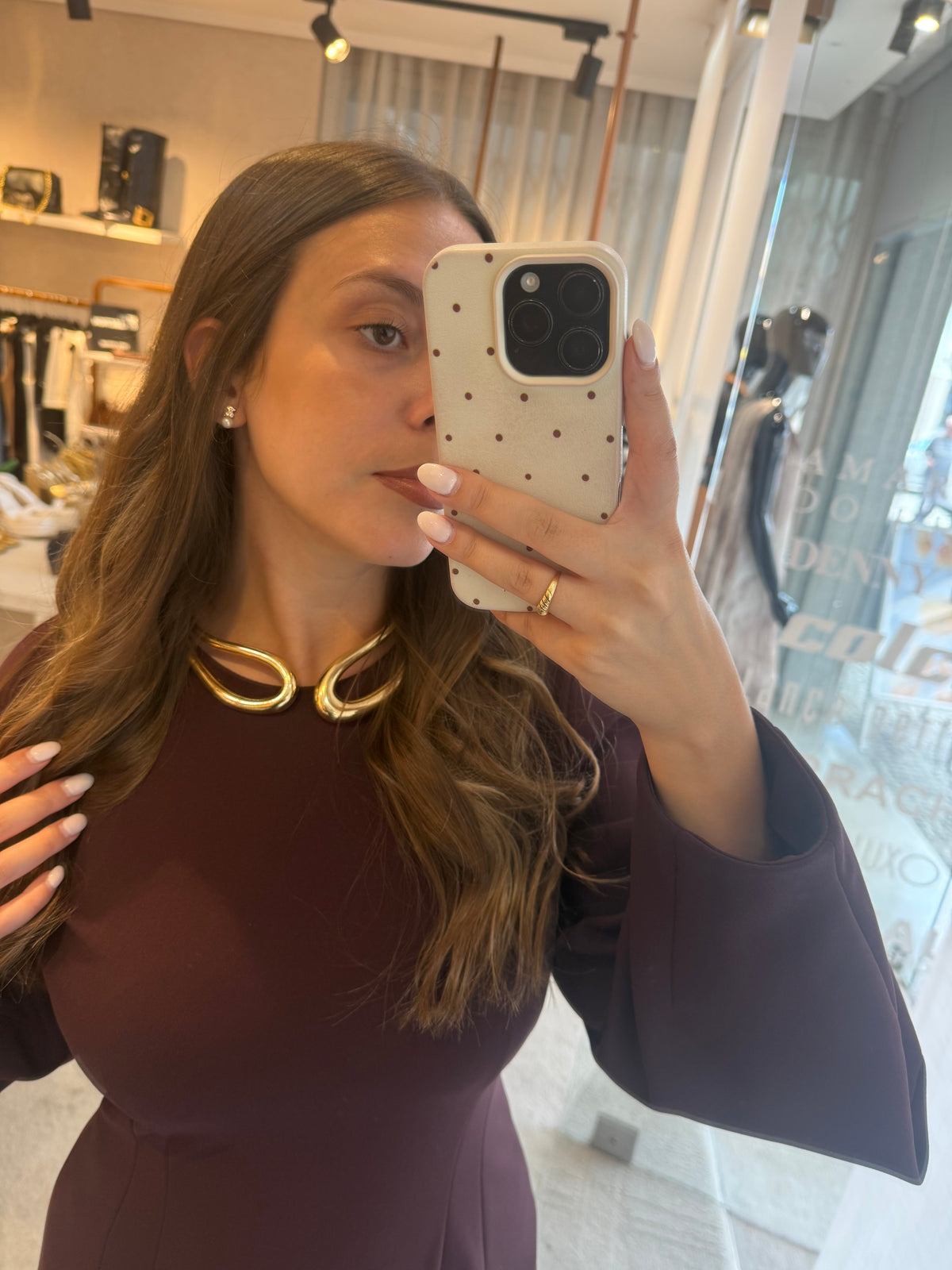 Vestido com colar Imperial