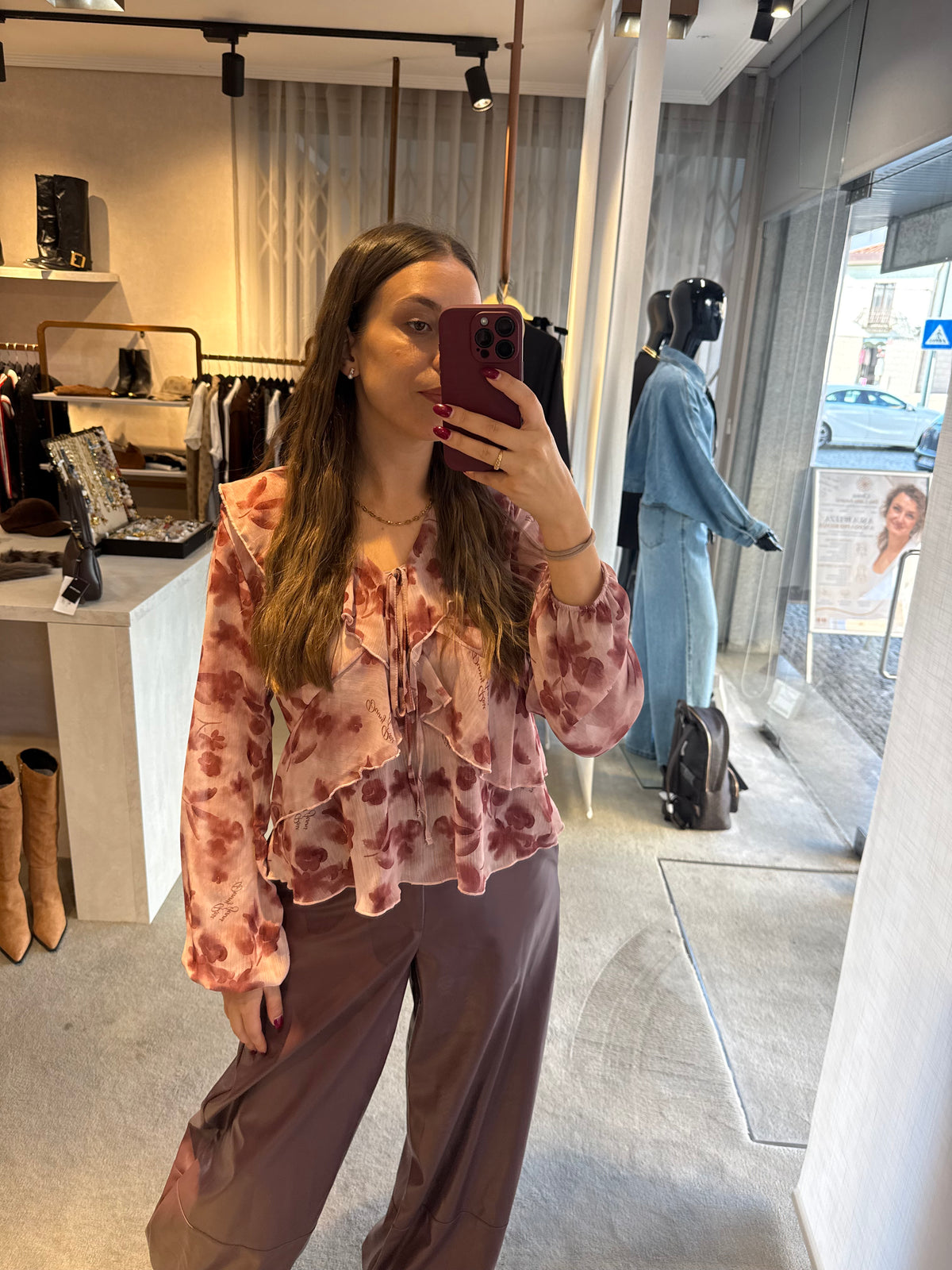 Blusa com padrão e folhos Denny Rose