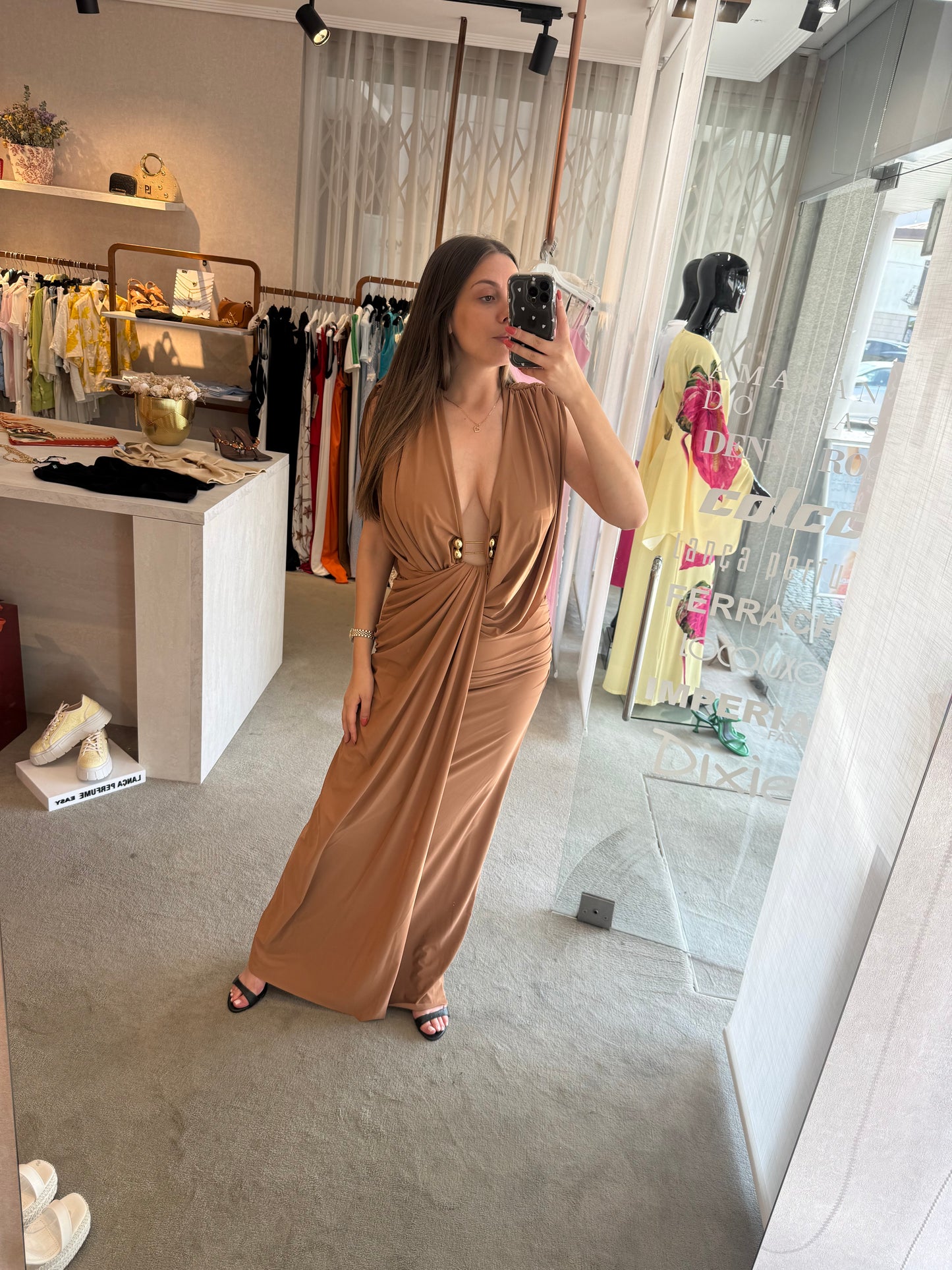 Vestido longo com aplicação dourada Lança Perfume