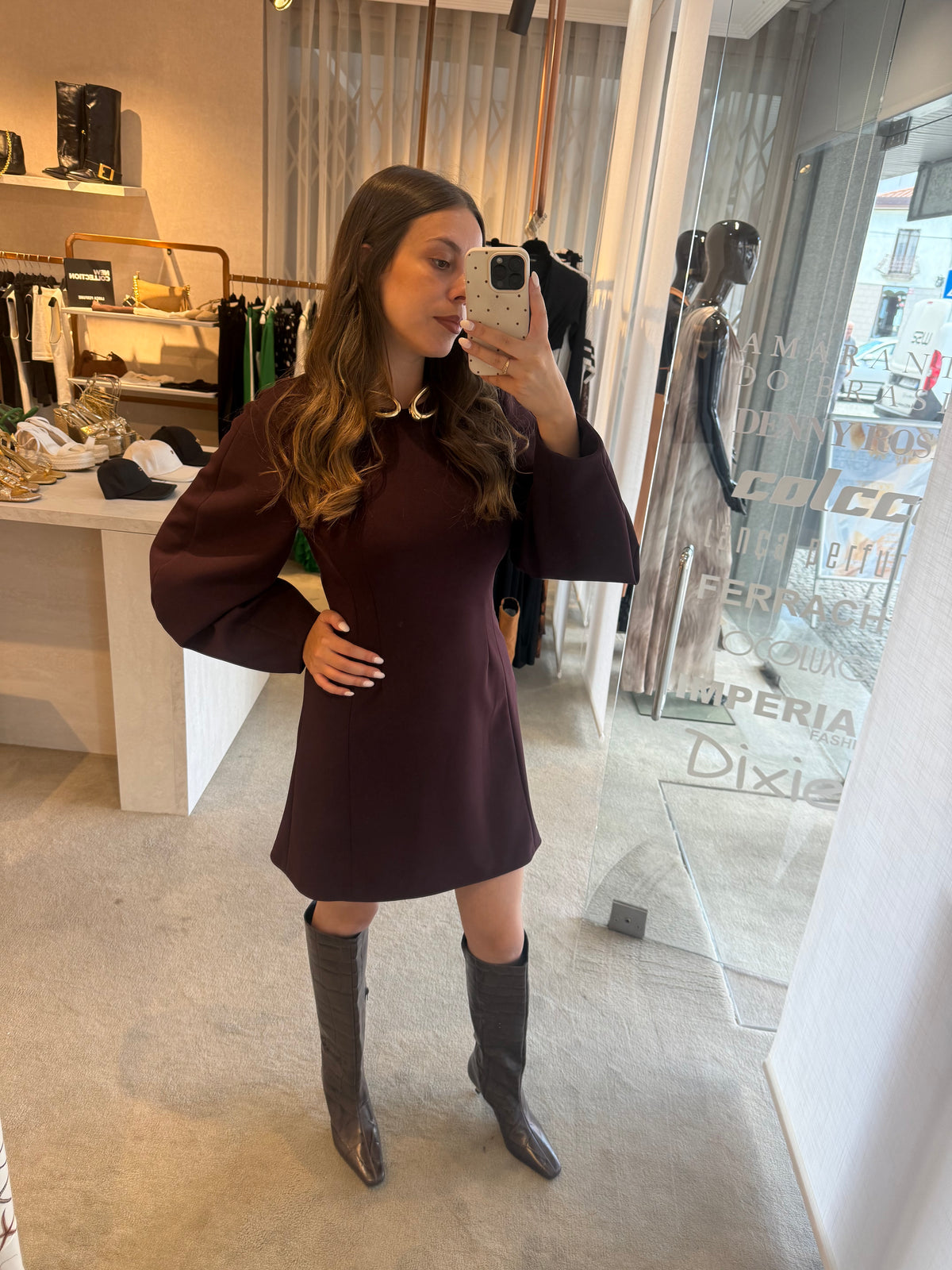 Vestido com colar Imperial