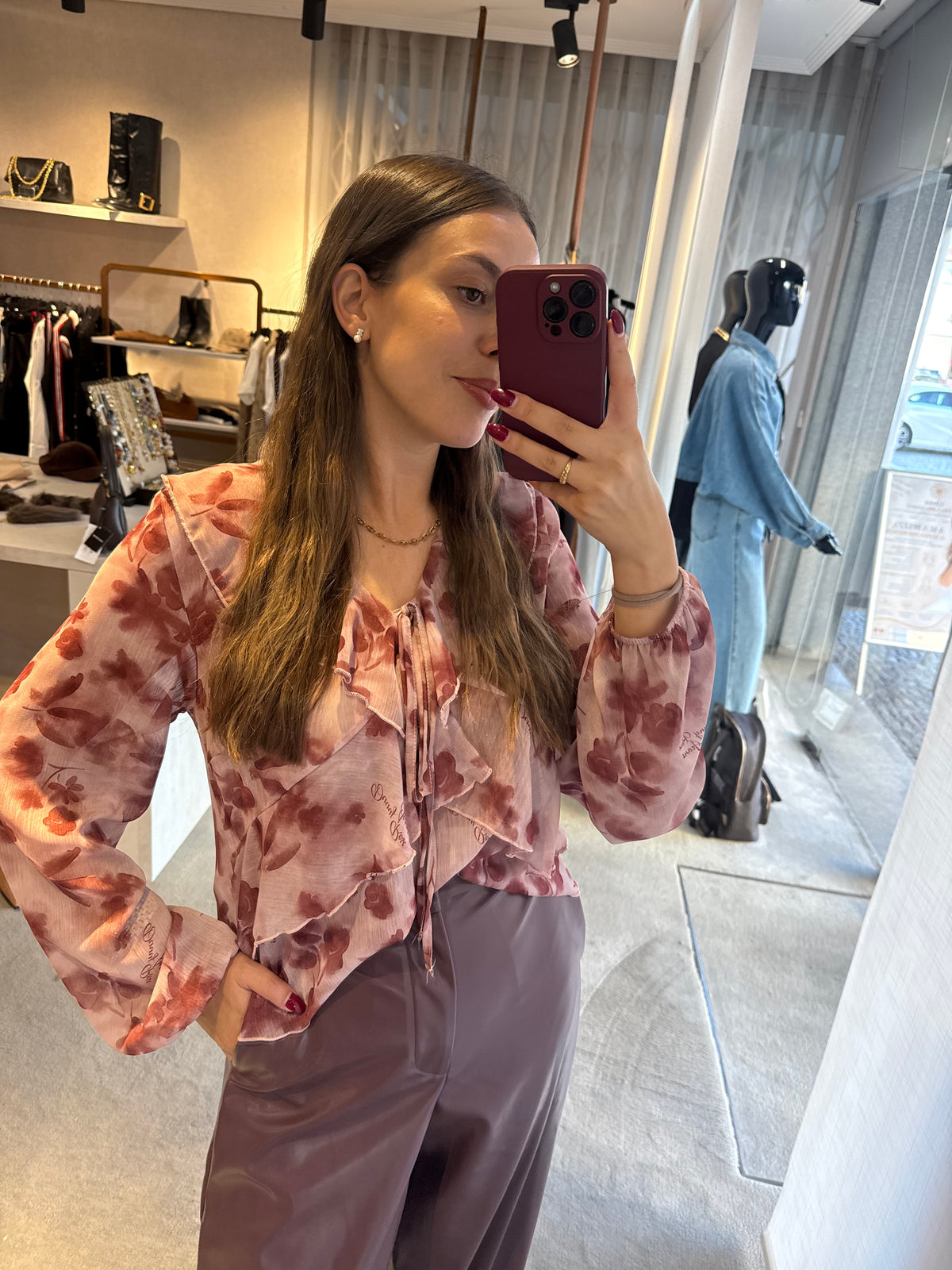 Blusa com padrão e folhos Denny Rose