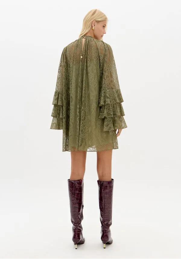 VESTIDO CURTO RENDADO LANÇA PERFUME