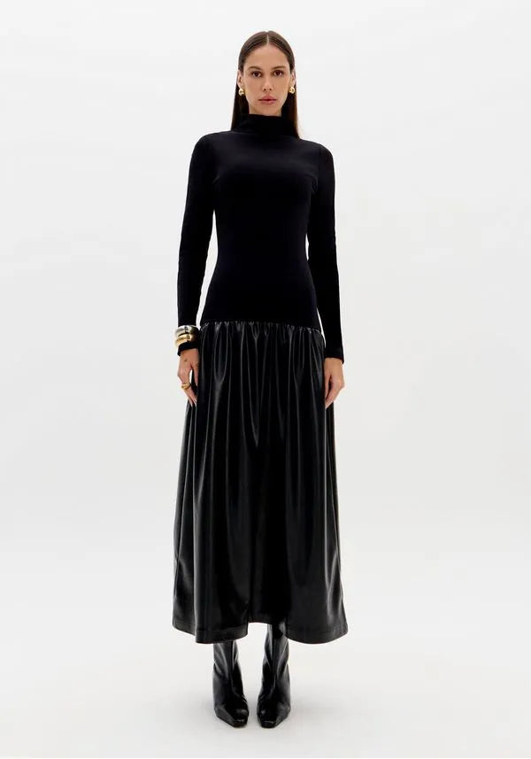 Vestido Evase Lança Perfume