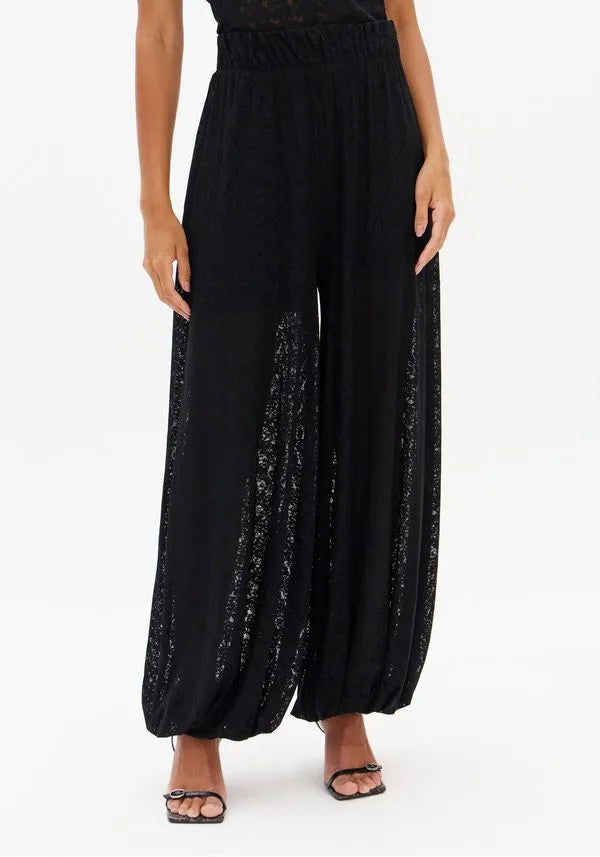 Calça Aladim De Renda Lança Perfume
