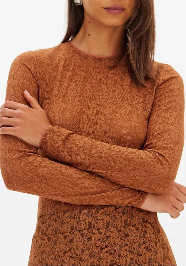 Blusa Manga Longa de Renda Lança Perfume