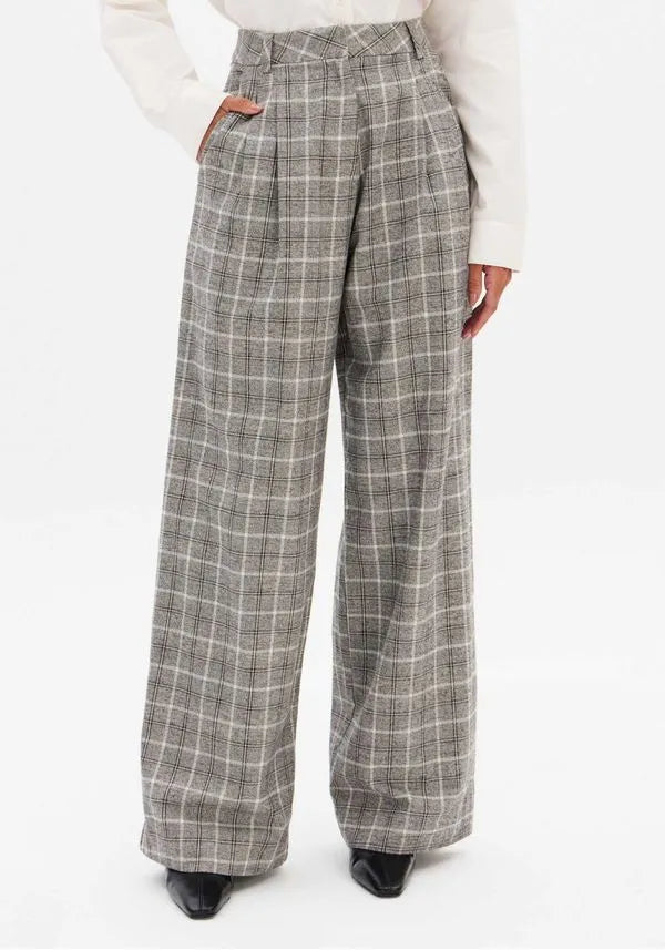 Calça Wide Leg Cintura Alta Lança Perfume