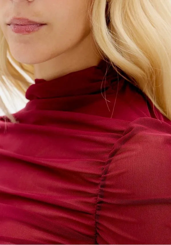 Blusa em Tule Franzida Lança Perfume